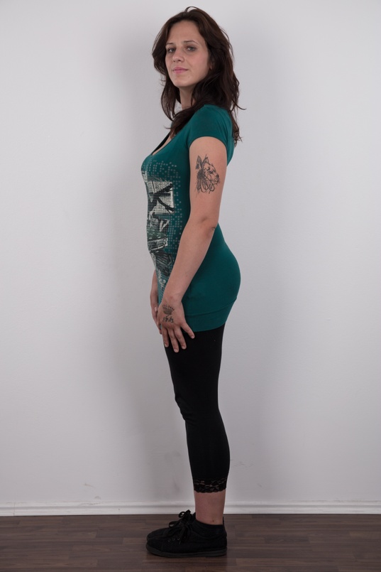 3. Download full pics of Stepanka (25) from czechcasting.com