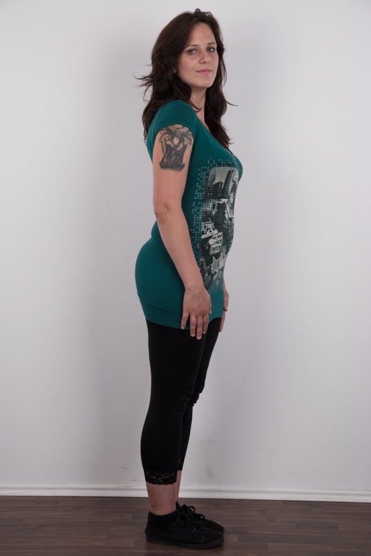 4. Download full pics of Stepanka (25) from czechcasting.com