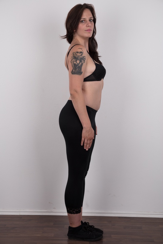 6. Download full pics of Stepanka (25) from czechcasting.com