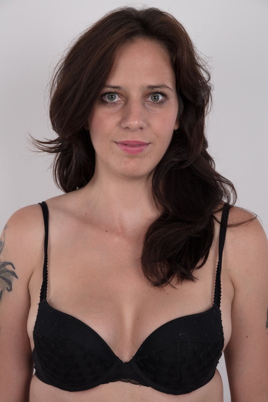 7. Download full pics of Stepanka (25) from czechcasting.com