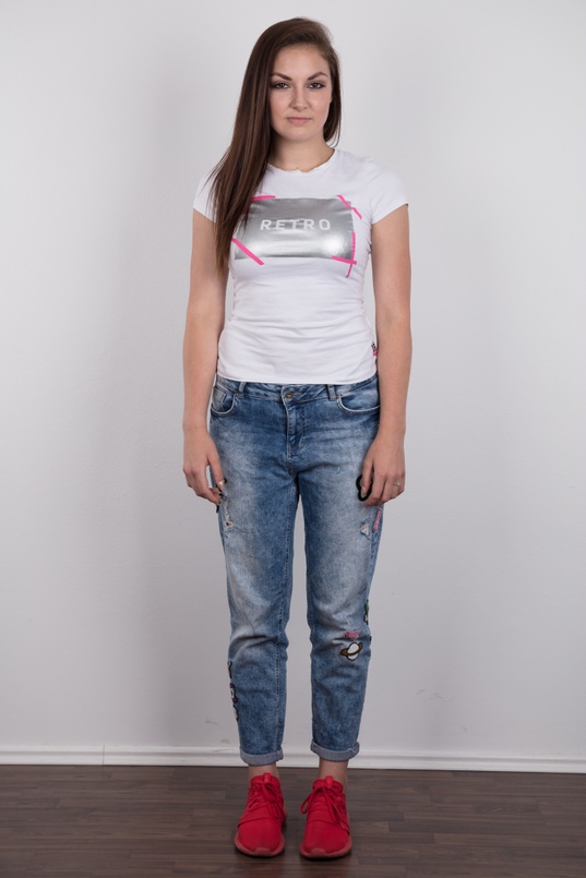 2. Download full pics of Tereza (18) from czechcasting.com