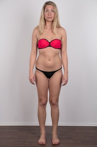 5. Download full pics of Aneta (28) from czechcasting.com