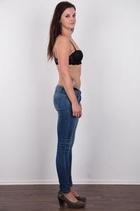 5. Download full pics of Veronika (22) from czechcasting.com