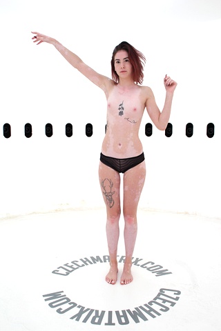 Czech Casting: Julie (19) 360°