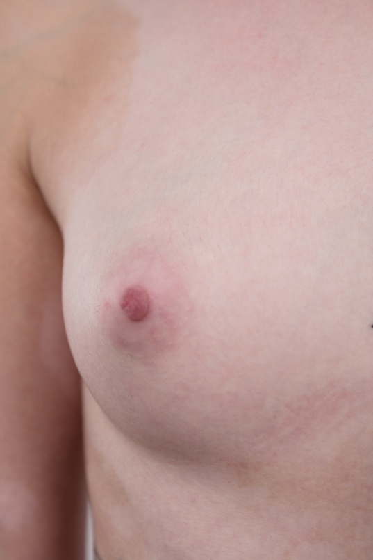 13. Download full pics of Julie (19) from czechcasting.com