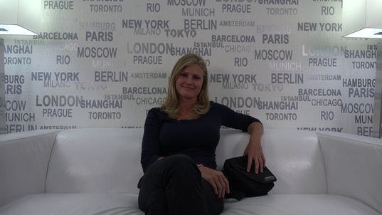 1. Download full pics of Adriana (24) from czechcasting.com