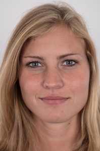 1. Download full pics of Adriana (24) from czechcasting.com