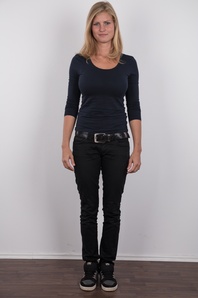 2. Download full pics of Adriana (24) from czechcasting.com