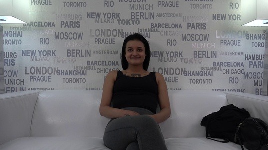 1. Download full pics of Tereza (18) from czechcasting.com