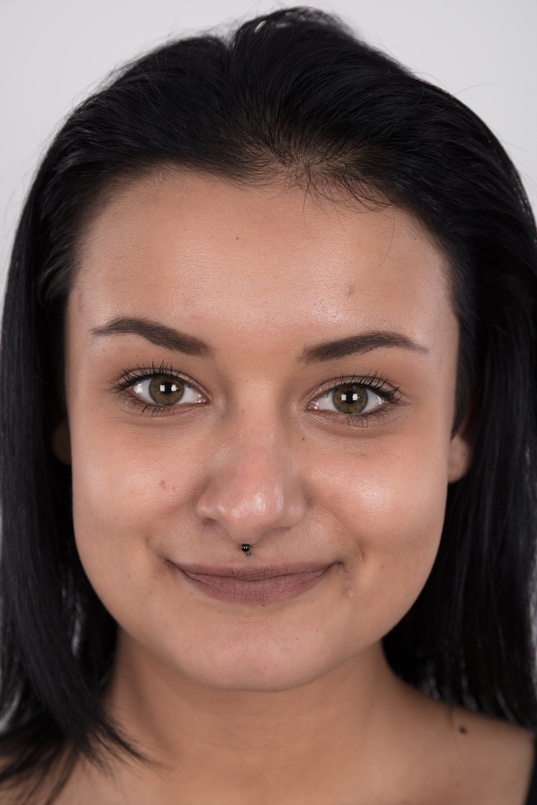 1. Download full pics of Tereza (18) from czechcasting.com