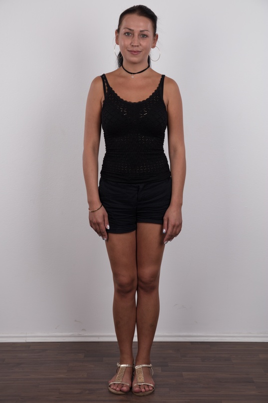2. Download full pics of Stanka (27) from czechcasting.com