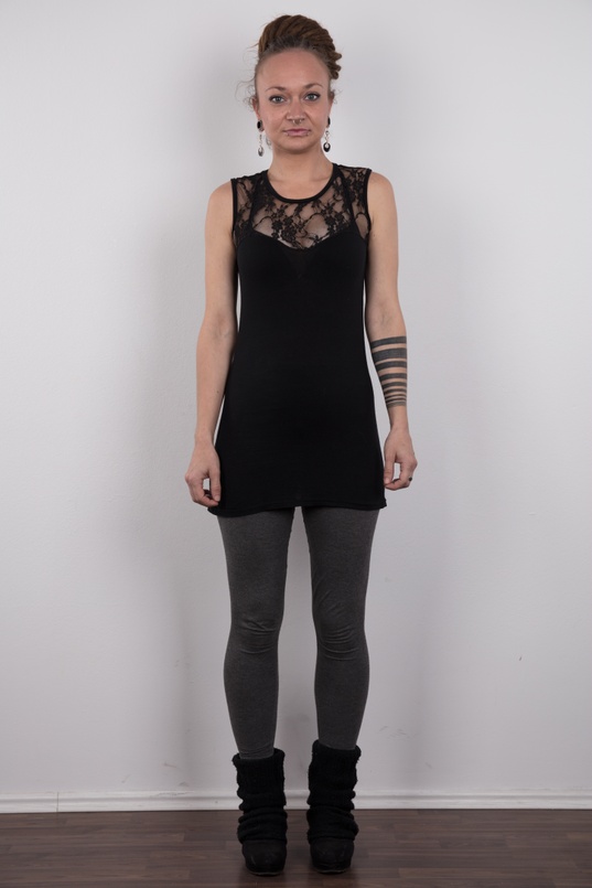 2. Download full pics of Petra (30) from czechcasting.com