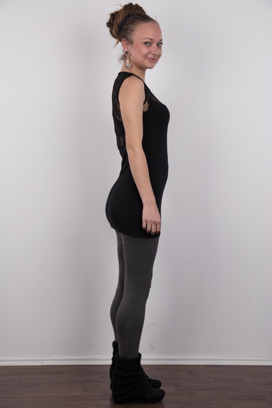 3. Download full pics of Petra (30) from czechcasting.com