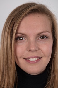 1. Download full pics of Lenka (30) from czechcasting.com