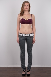 4. Download full pics of Lenka (30) from czechcasting.com