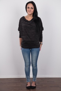 2. Download full pics of Lucka (22) from czechcasting.com