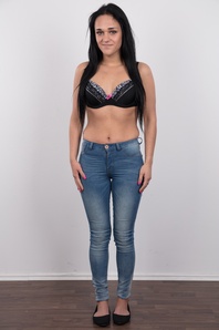 4. Download full pics of Lucka (22) from czechcasting.com