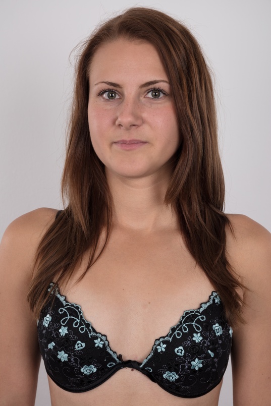 5. Download full pics of Kristyna (21) from czechcasting.com