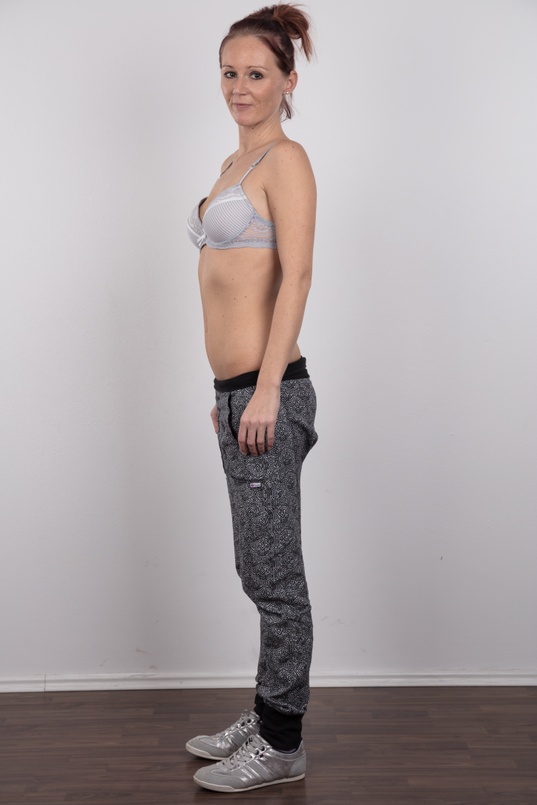 4. Download full pics of Martina (29) from czechcasting.com