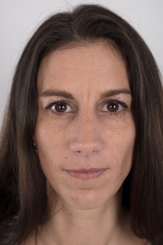 1. Download full pics of Alzbeta (34) from czechcasting.com