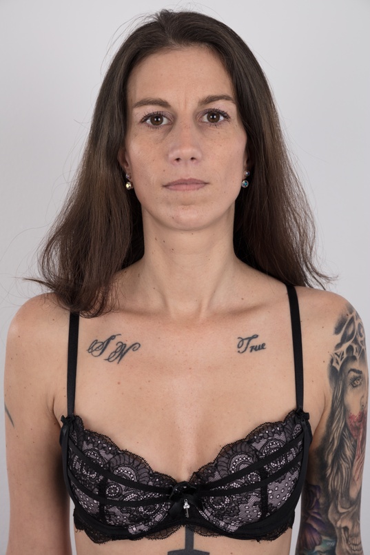 6. Download full pics of Alzbeta (34) from czechcasting.com