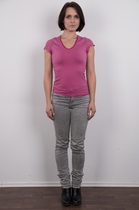 2. Download full pics of Eli (28) from czechcasting.com