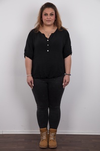 2. Download full pics of Nikol (22) from czechcasting.com