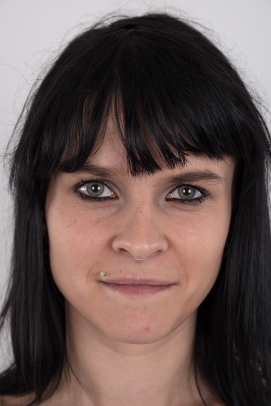 1. Download full pics of Katka (24) from czechcasting.com