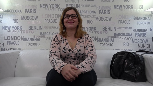 1. Download full pics of Karolina (21) from czechcasting.com