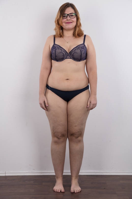 6. Download full pics of Karolina (21) from czechcasting.com