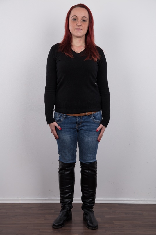 2. Download full pics of Katerina (31) from czechcasting.com