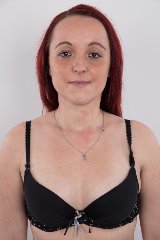 4. Download full pics of Katerina (31) from czechcasting.com