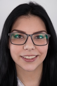 1. Download full pics of Klaudie (19) from czechcasting.com