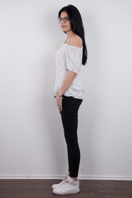 3. Download full pics of Klaudie (19) from czechcasting.com