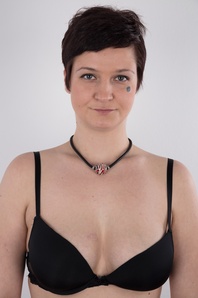 4. Download full pics of Aneta (26) from czechcasting.com