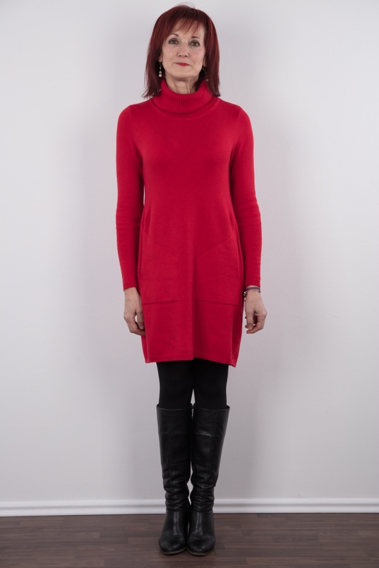 2. Download full pics of Irena (55) from czechcasting.com