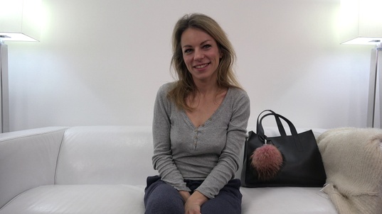 1. Download full pics of Alena (34) from czechcasting.com