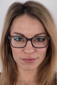 1. Download full pics of Alena (34) from czechcasting.com