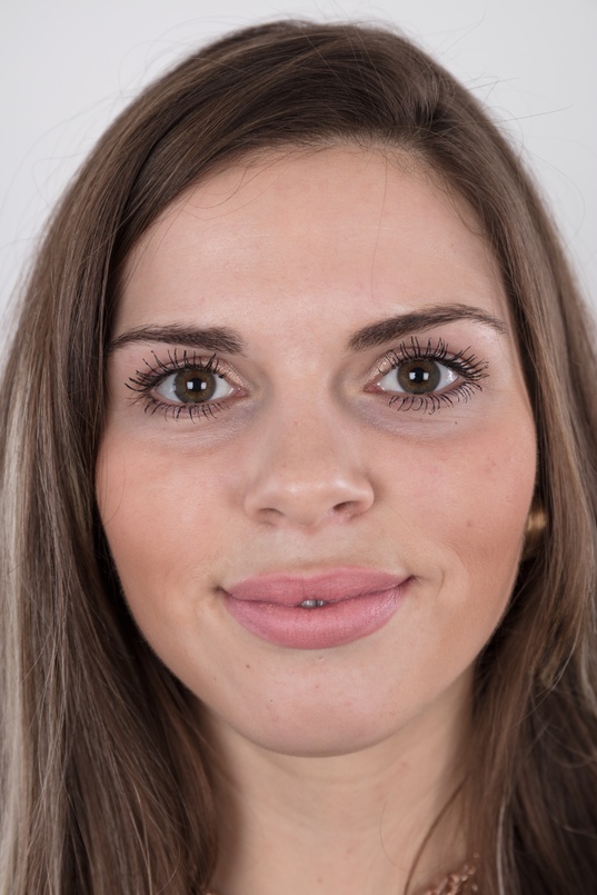 1. Download full pics of Sylvie (26) from czechcasting.com