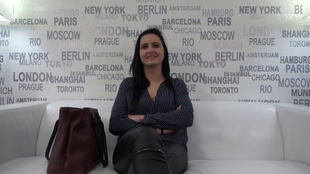 1. Download full pics of Veronika (24) from czechcasting.com