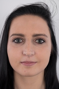 1. Download full pics of Veronika (24) from czechcasting.com