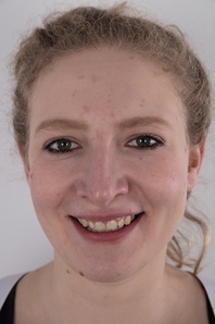 1. Download full pics of Nikol (25) from czechcasting.com