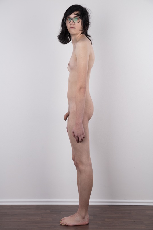 16. Download full pics of Misa (22) from czechcasting.com