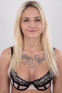 4. Download full pics of Sabina (22) from czechcasting.com