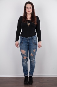 2. Download full pics of Michaela (21) from czechcasting.com