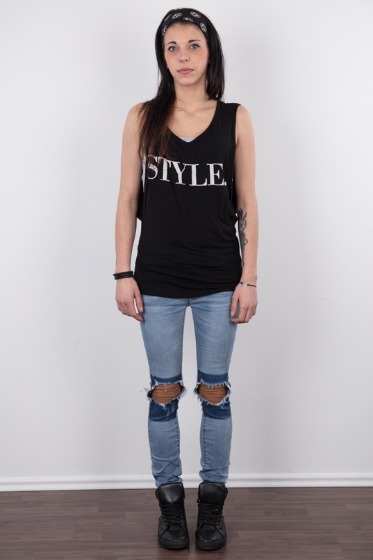 2. Download full pics of Beata (23) from czechcasting.com