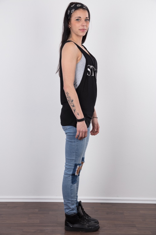 3. Download full pics of Beata (23) from czechcasting.com