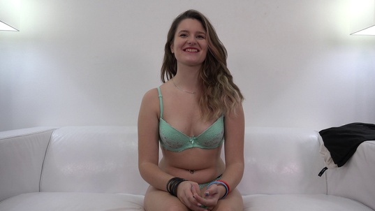 3. Download full pics of Tereza (20) from czechcasting.com