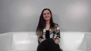 1. Download full pics of Petra (18) from czechcasting.com