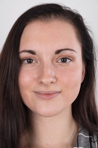 1. Download full pics of Petra (18) from czechcasting.com